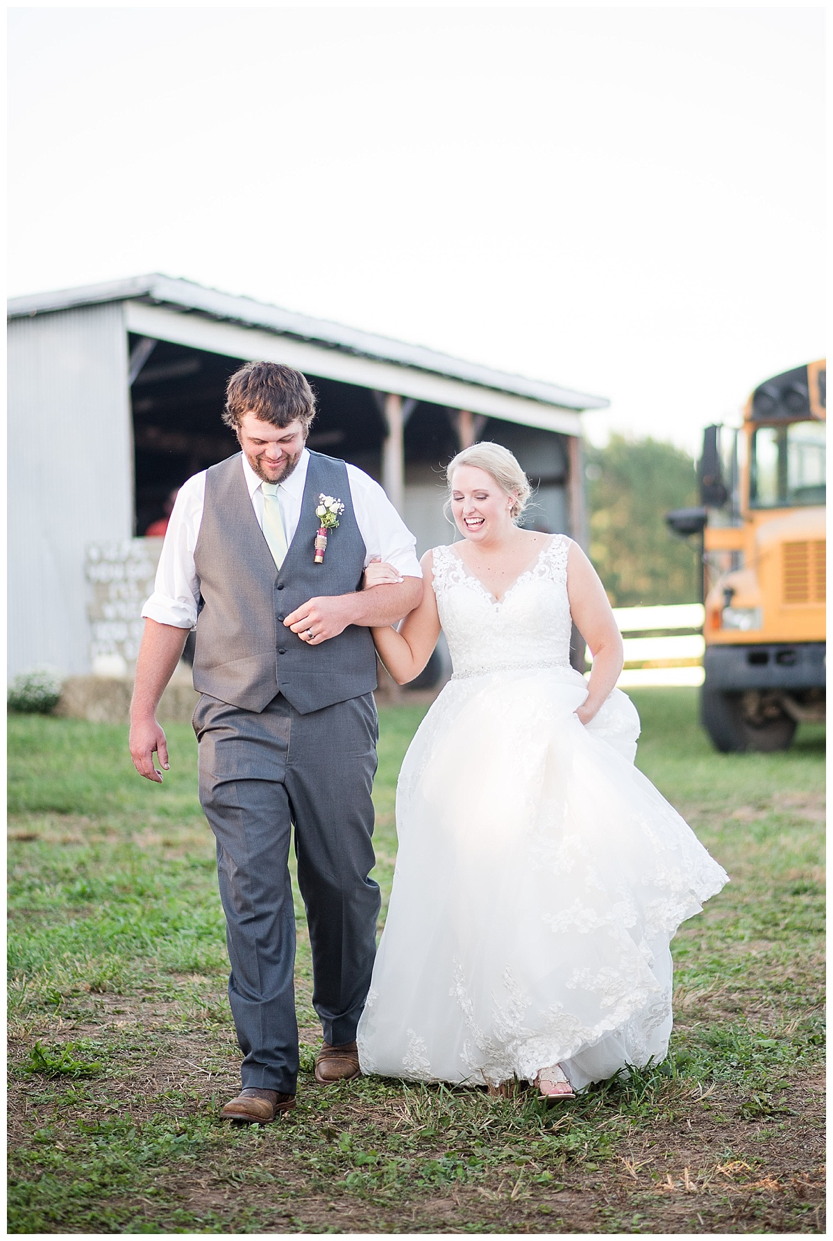 Dinwiddie Virginia, Farm Wedding, Backyard Wedding, Earthy colors, Fall Virginia Wedding, Caiti Garter Photography