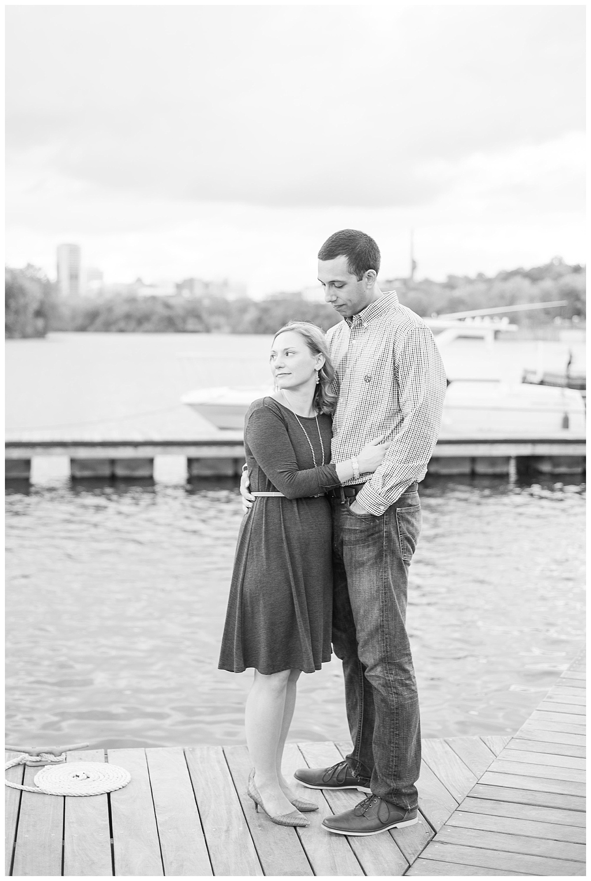 Downtown Richmond Virginia, Richmond Engagement Pictures, RVA, Richmond Wedding, Fall Engagement Pictures, Waterfront Pictures, Caiti Garter Photography
